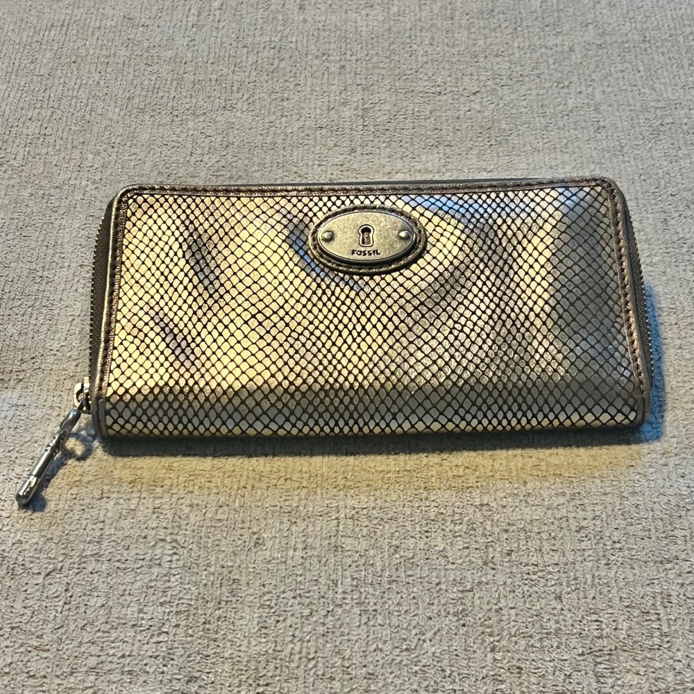 Fossil Silver Metallic Snake Embossed Leather Zip Around Clutch Wallet